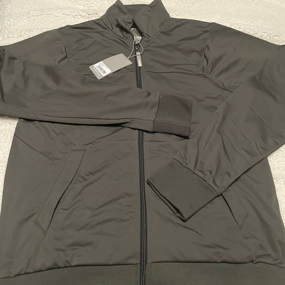 02BM.- Men Bench Viaduct Zip Thru. Size Large